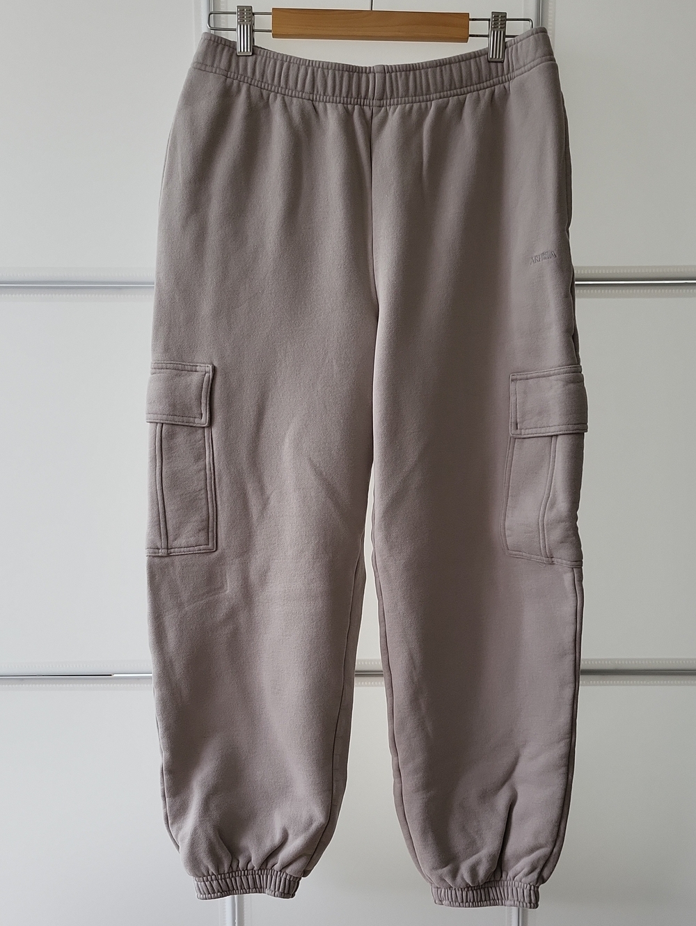 Aritzia Sweatfleece Mega Cargo Jogger Pants Ashen Gray Medium